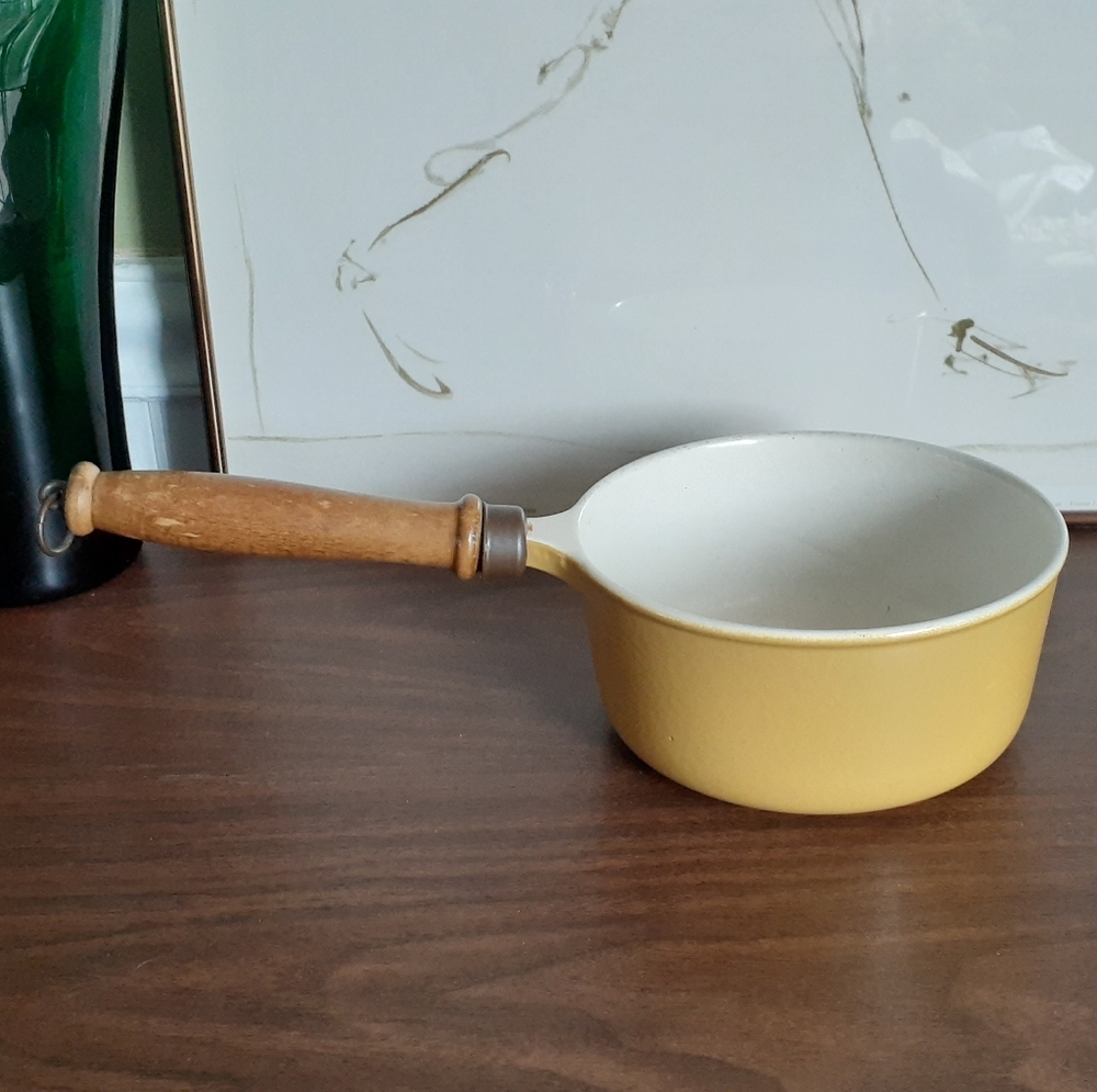 Vtg Descoware 1.5qt cast iron enameled saucepan
